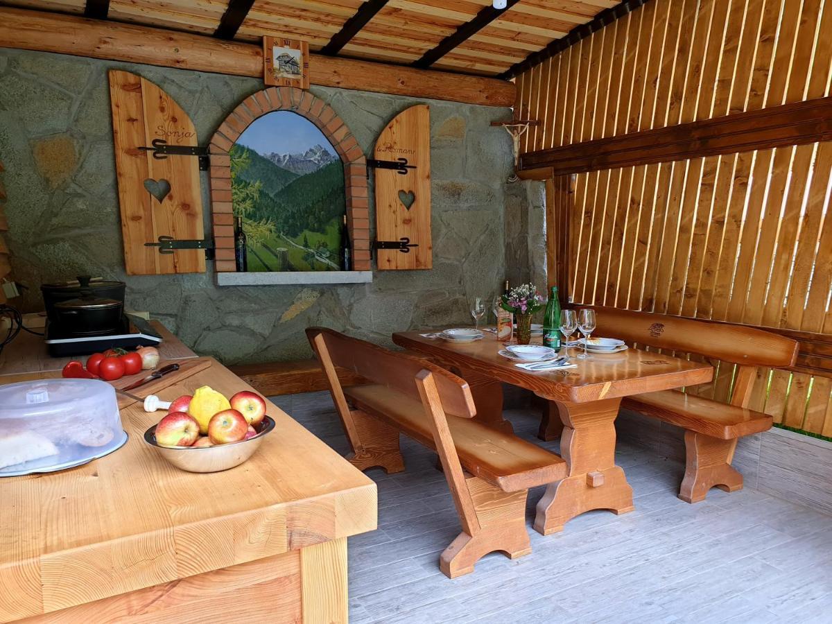 Apartment And Garden House Among The Mountains Podbrdo Exterior photo
